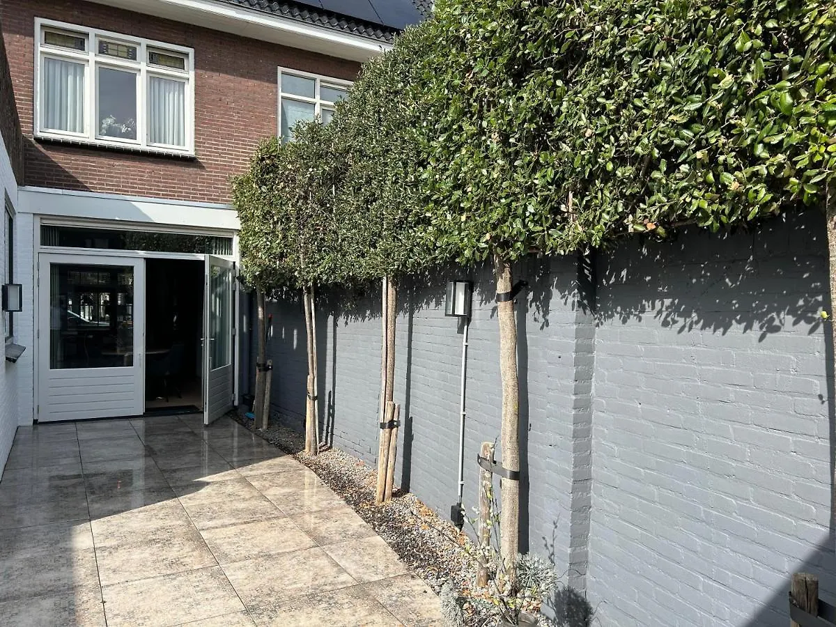 Villa High Street Haven Eindhoven Ferienhaus